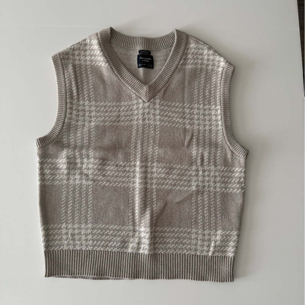 Abercrombie & Fitch V-Neck Plaid Sweater Vest - Beige